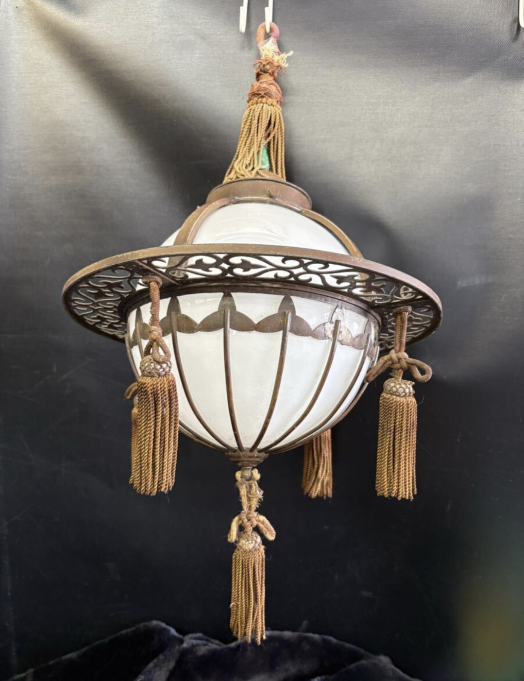 世田谷区で実家売却の為、昭和レトロ照明の買取に伺って参りました。