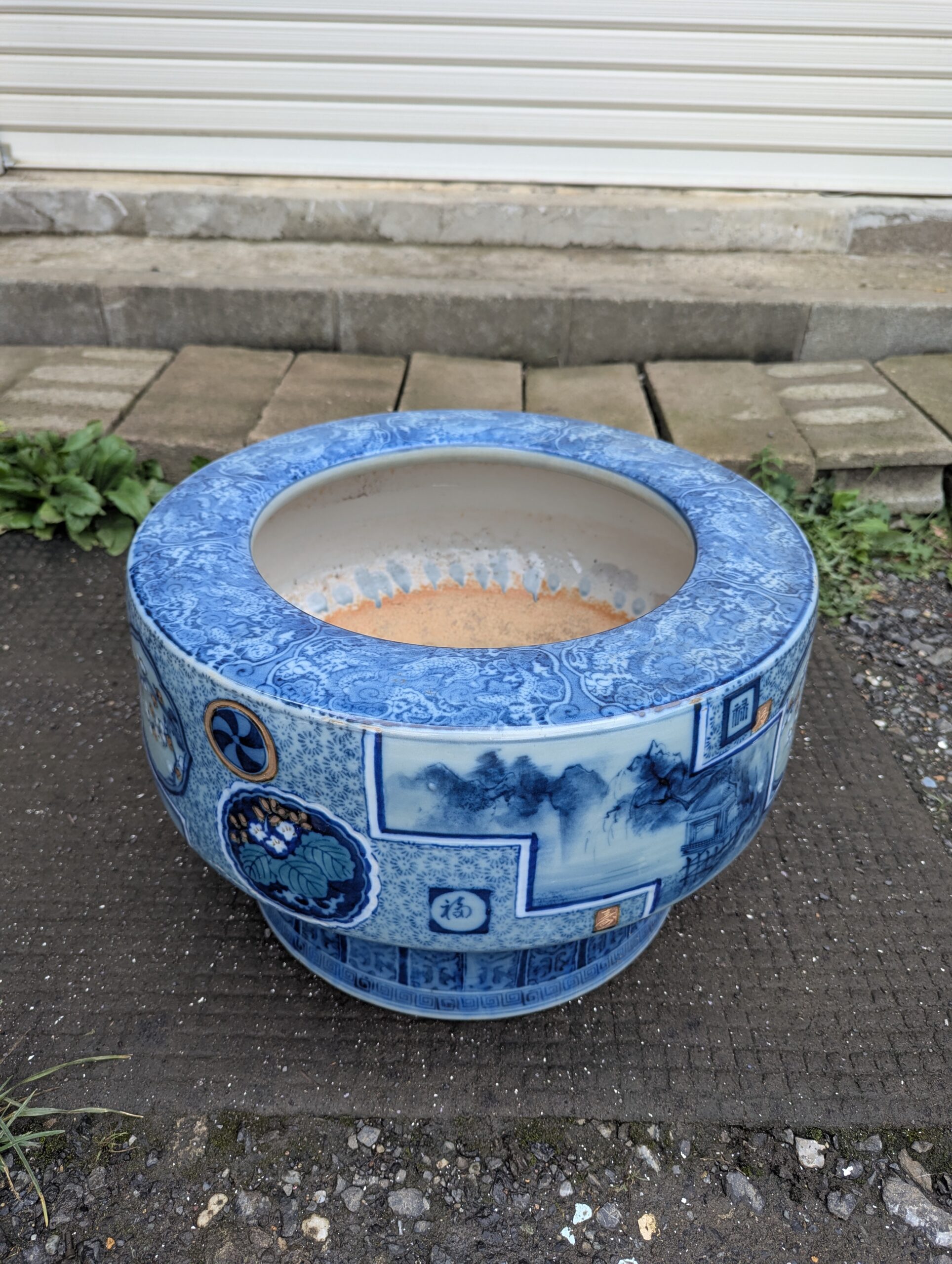西東京市にてリフォームにより火鉢、鉄瓶、茶道具、掛軸、花瓶、市松人形など不用品の無料出張買取査定にお伺いさせて頂きました。
