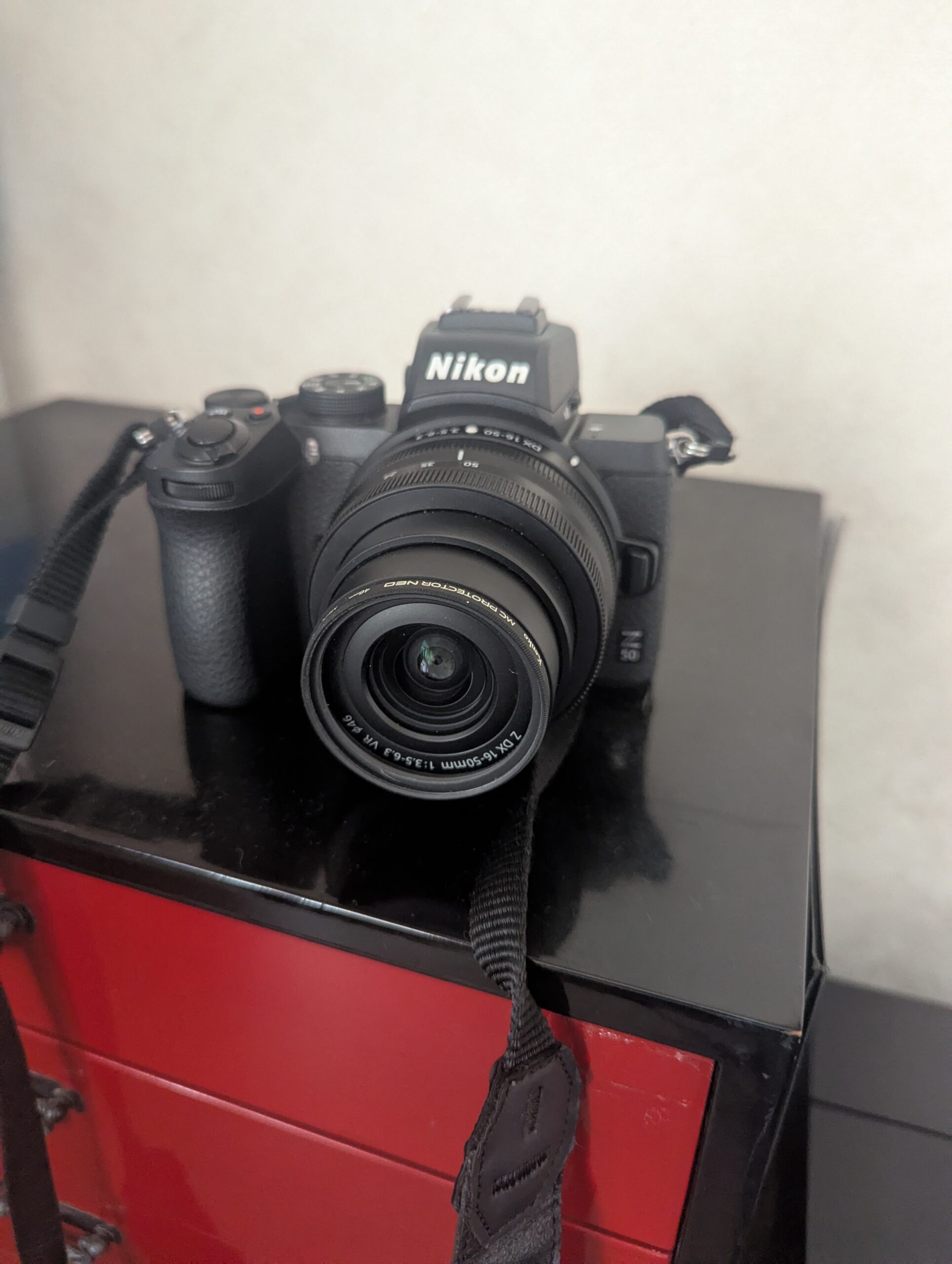 目黒区のお客様より老人ホームへ行くので不用品、コレクション品の買取のご相談です。